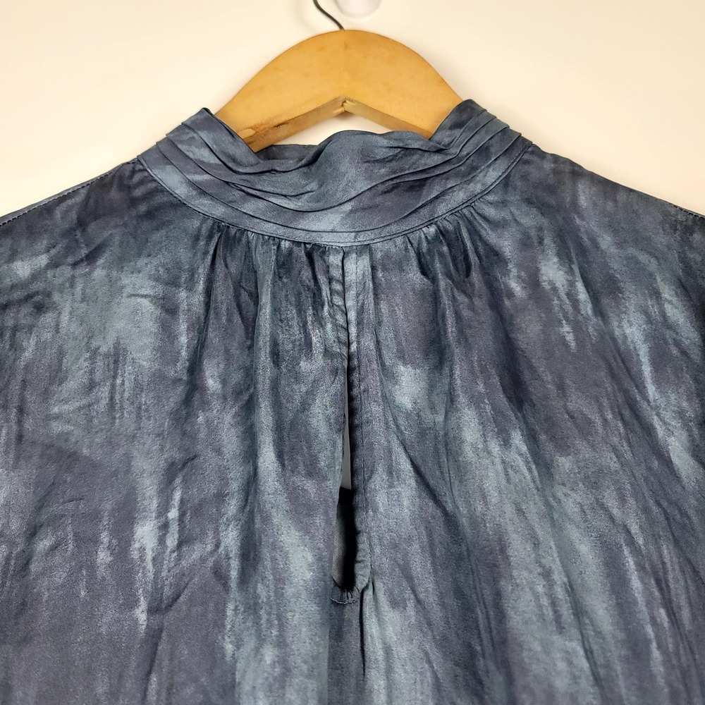 White House Black Market long sleeve Mock neck Keyhole blouse size 0 / XS - Picture 10 of 11